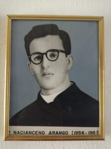 rectores-apostolica-santa-rosa-de-cabal (9)